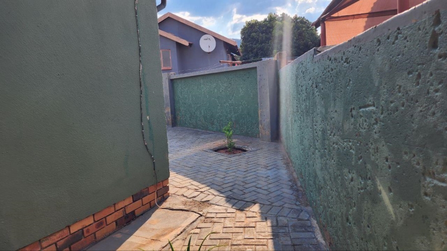 3 Bedroom Property for Sale in Tlhabane North West